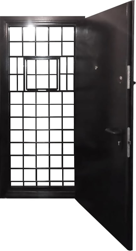Пополнение на складе: бронированная дверь для КХО