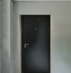 Дверь для гостиницы, вид изнутри (пер. Глазовский, 9)