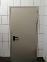 Дверь …