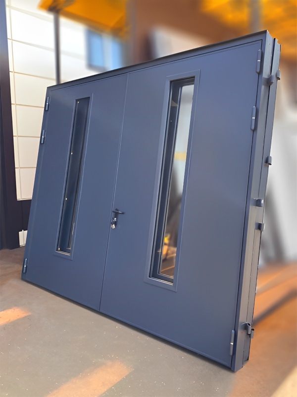 Изготовление дверей ДМПО EI 60 с нестандартным остеклением — примеры работ в марте