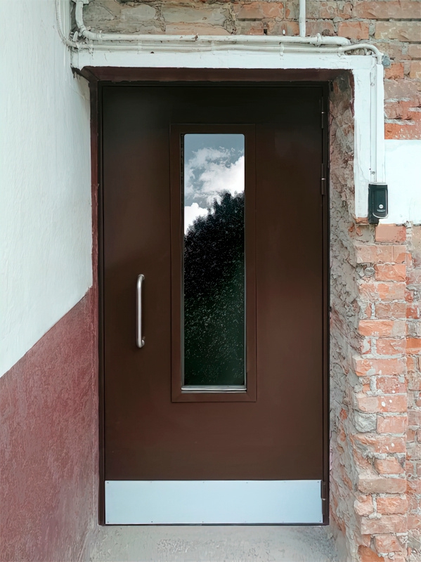 Фото с объекта: подъездные двери для жилого дома — ул. Пруд-Ключики, д. 3