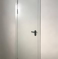 Однопольная дверь нестандартных размеров (ул. Маломосковская, 22)