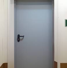 Однопольная глухая дверь (склад НИИ)