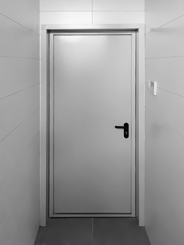 Установка партии однопольных дверей EI 60 для медицинского склада в п. Сосенский
