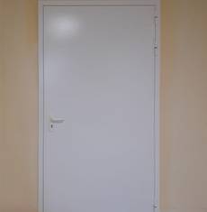 Одностворчатая дверь в больнице (ул. 3-я Черепковская)