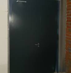Полуторастворчатая дверь, фото изнутри (Волковское шоссе, 23в)