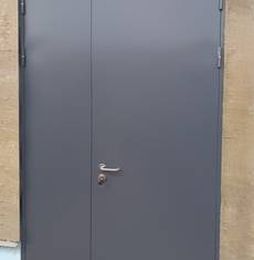 Полуторастворчатая дверь, фото снаружи (Волковское шоссе, 23в)