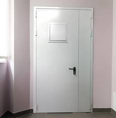 Полуторная дверь со стыковочным узлом
