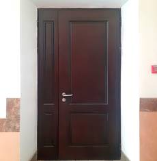 Полуторная МДФ дверь, вид спереди (г. Реутов, ул. Гагарина, 33)