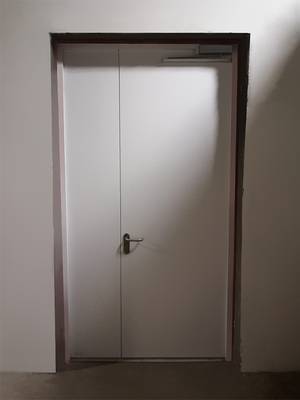 Полуторопольная дверь с внутренней стороны