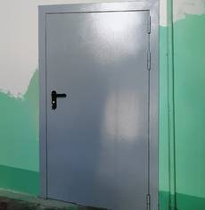Серая однопольная дверь для МКД (ул. Валовая, д.6)