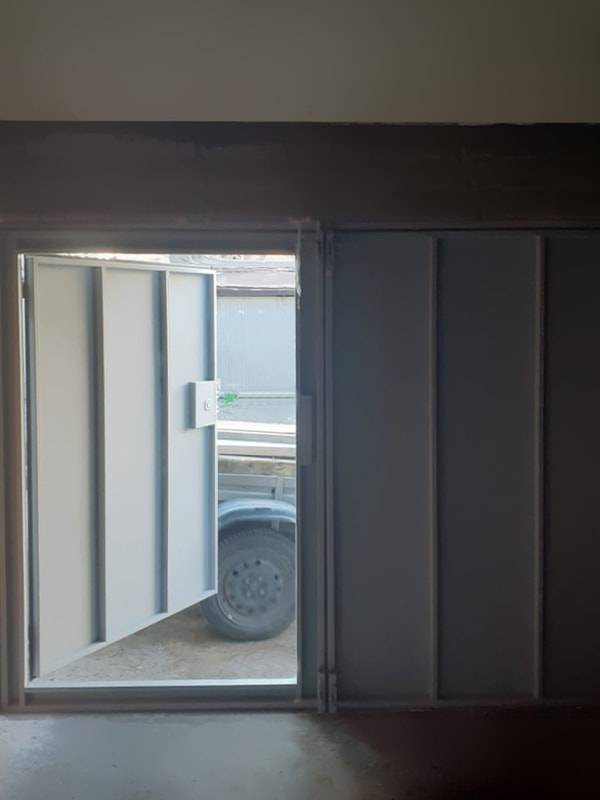 Ворота с внутренней стороны (Ломоносовский проезд) Ворота с внутренней стороны (Ломоносовский проезд)