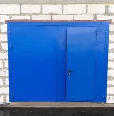 Ворота синего цвета
