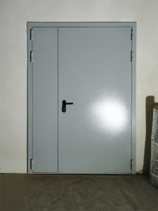 Полуторная дверь, фото спереди